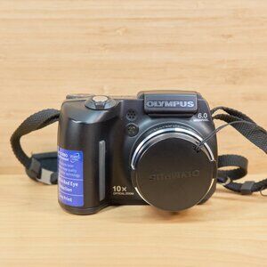 Olympus SP-500UZ 6 MP Digital Camera, 10x Optical Zoom
